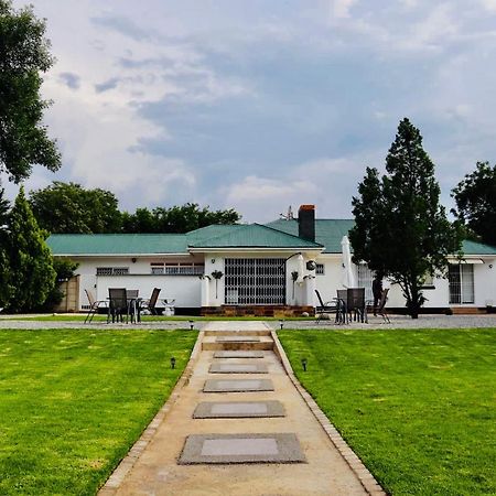 La Capucine Hotel Kroonstad Exterior foto