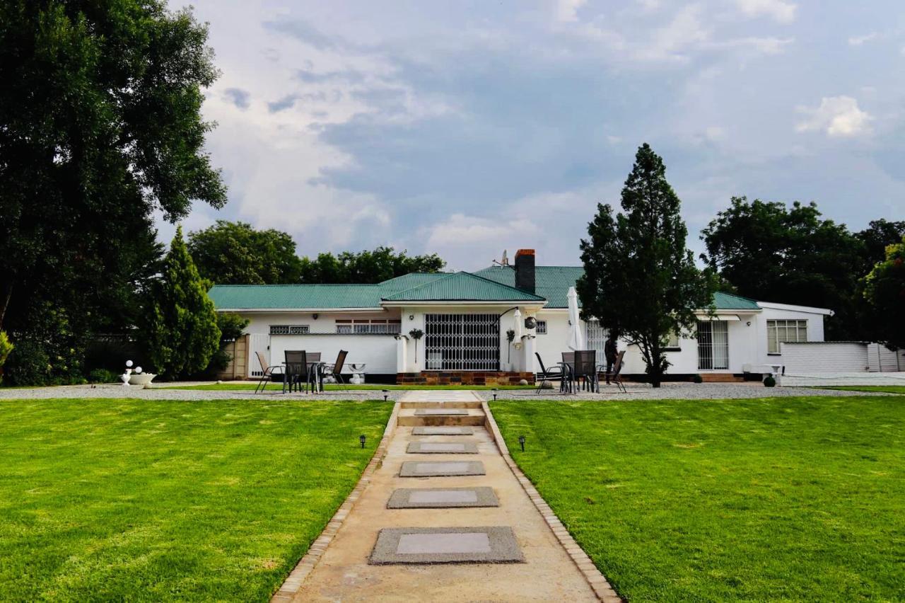 La Capucine Hotel Kroonstad Exterior foto